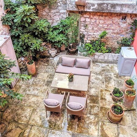 Private Courtyard Medieval Stone Home In Old Town Ровінь Екстер'єр фото