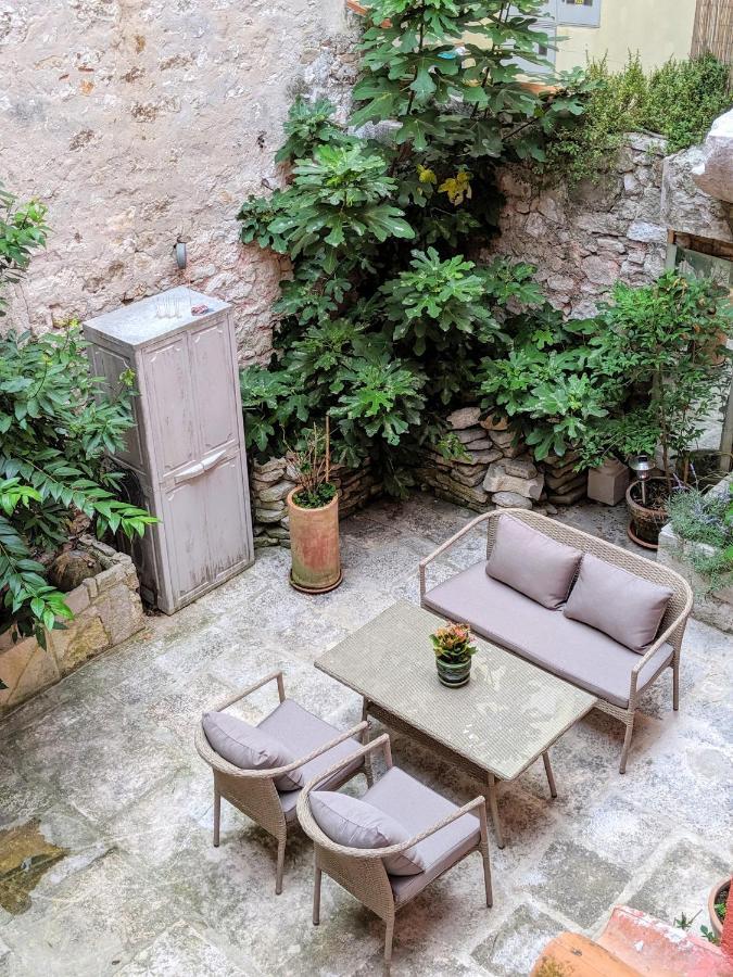 Private Courtyard Medieval Stone Home In Old Town Ровінь Екстер'єр фото